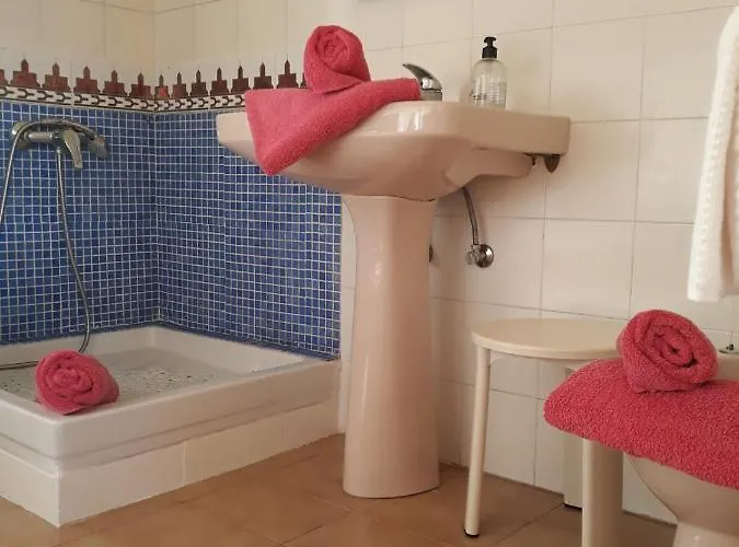 Willkommen Im Paradies - Welcome In Paradise - Bienvenidos Al Paraiso *