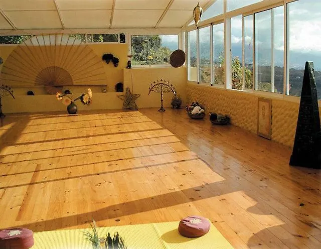 Willkommen Im Paradies - Welcome In Paradise - Bienvenidos Al Paraíso