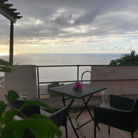 Willkommen Im Paradies - Welcome In Paradise - Bienvenidos Al Paraíso